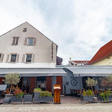 Upper Town Inn ซาเกร็บ ภายนอก รูปภาพ